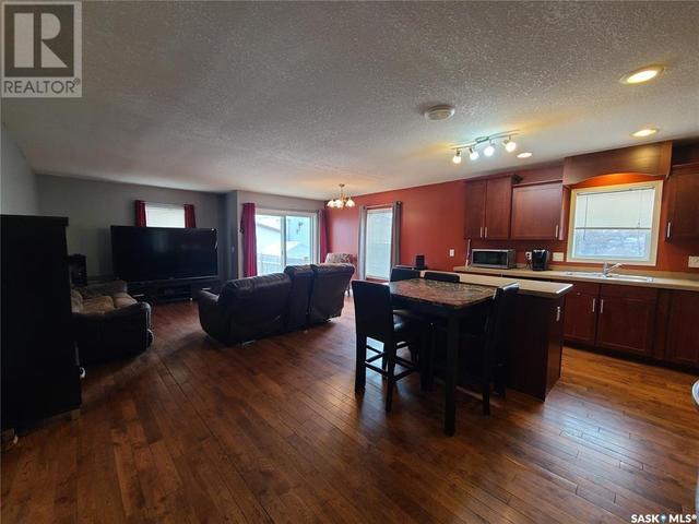 207 W 1st Street, Home with 3 bedrooms, 2 bathrooms and null parking in Carlyle SK | Image 13