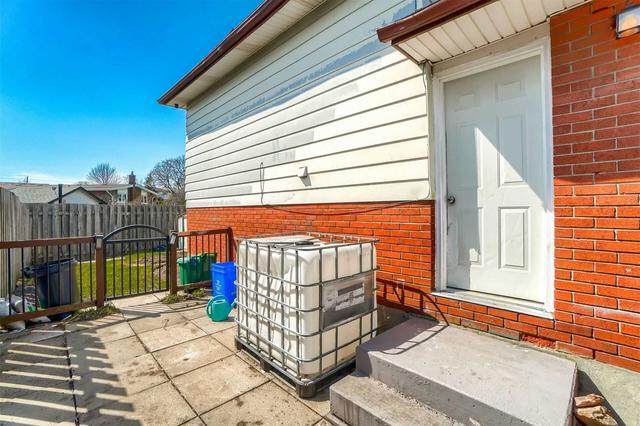 48 Waverly St S, House semidetached with 4 bedrooms, 2 bathrooms and 2 parking in Oshawa ON | Image 14