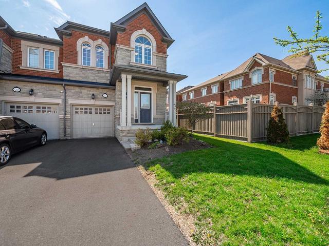 22 Overlander Way, House attached with 4 bedrooms, 3 bathrooms and 3 parking in Vaughan ON | Image 1