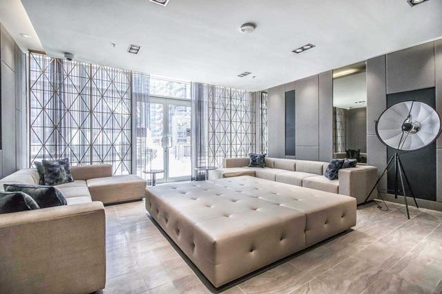 202 - 30 Nelson St, Condo with 0 bedrooms, 1 bathrooms and 0 parking in Toronto ON | Image 6