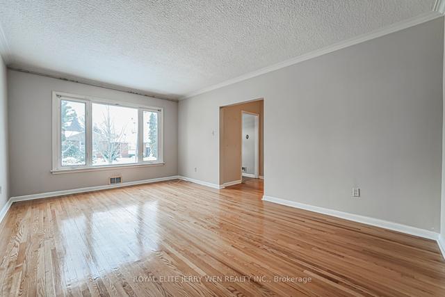 12 North Heights Upper Rd, House detached with 3 bedrooms, 1 bathrooms and 1 parking in Toronto ON | Image 22