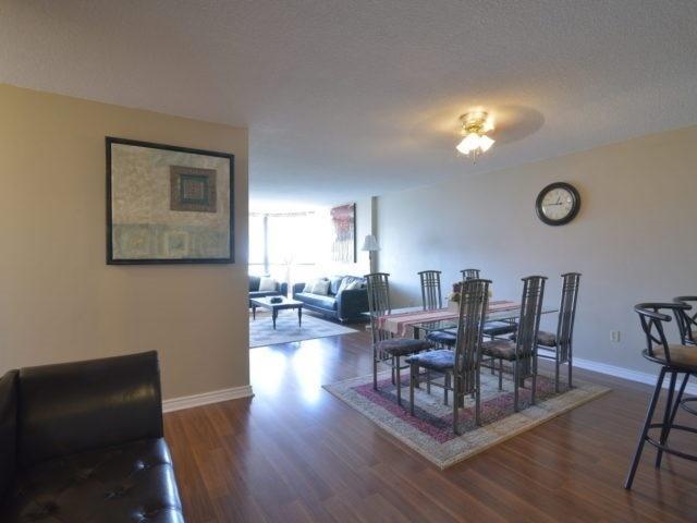 1606 - 8 Lisa St, Condo with 2 bedrooms, 2 bathrooms and 2 parking in Brampton ON | Image 3