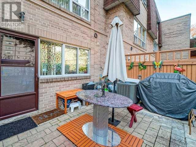28 Village Green Way, Townhouse with 3 bedrooms, 2 bathrooms and 2 parking in Toronto ON | Image 34