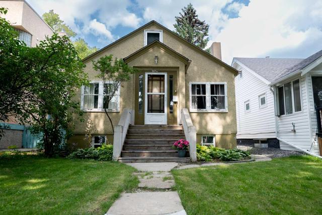 9752 84 Avenue Nw, House detached with 2 bedrooms, 1 bathrooms and 2 parking in Edmonton AB | Image 2