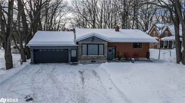 1798 Penetanguishene Road, House detached with 4 bedrooms, 2 bathrooms and 11 parking in Springwater ON | Image 1