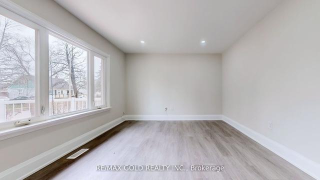 22 Rogers Rd, House detached with 3 bedrooms, 2 bathrooms and 4 parking in Brampton ON | Image 38