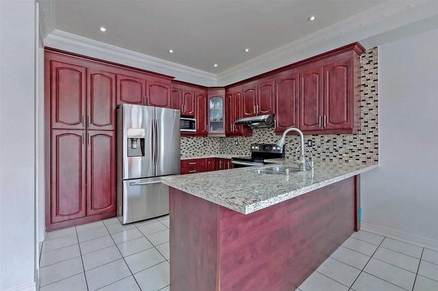 208 Featherstone Ave, House detached with 5 bedrooms, 5 bathrooms and 5 parking in Markham ON | Image 39