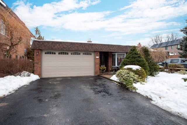 379 Dyson Rd, House detached with 4 bedrooms, 2 bathrooms and 5 parking in Pickering ON | Image 12