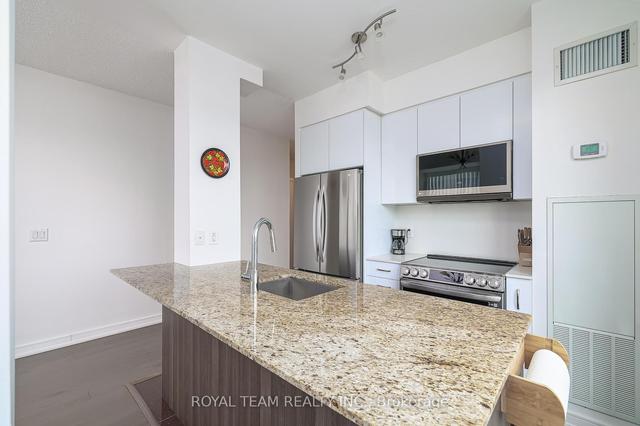ne-308 - 9205 Yonge St, Condo with 2 bedrooms, 2 bathrooms and 2 parking in Richmond Hill ON | Image 4