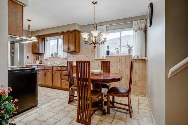 43 Yatescastle Dr, House semidetached with 4 bedrooms, 2 bathrooms and 3 parking in Toronto ON | Image 34