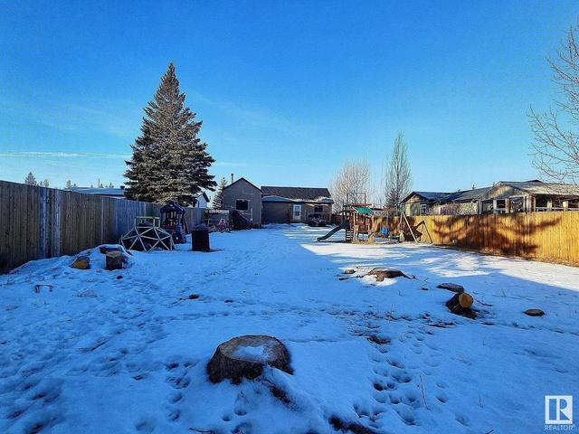 4717 48 St, House detached with 4 bedrooms, 2 bathrooms and null parking in Glendon AB | Image 3