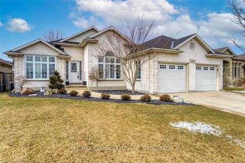 13 Ronald Bloore Dr, Sarnia, ON, N7W1C5 | Card Image