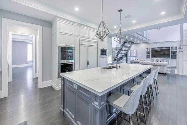 2537 Mindemoya Rd, House detached with 5 bedrooms, 8 bathrooms and 10 parking in Mississauga ON | Image 3