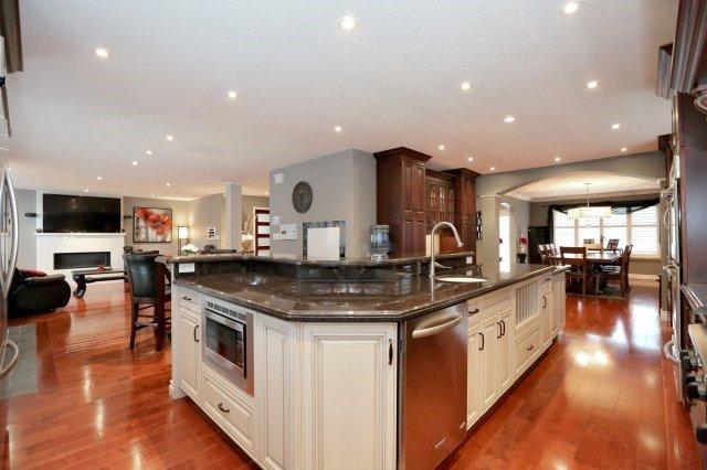 81 Shadeland Crt, House detached with 4 bedrooms, 3 bathrooms and 4 parking in Cambridge ON | Image 7