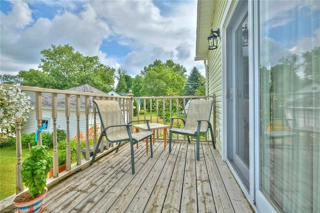 546 Lakeshore Road, House detached with 3 bedrooms, 2 bathrooms and 6 parking in Fort Erie ON | Image 26