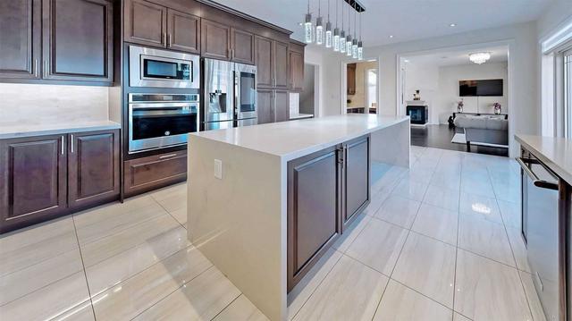 30 Annual Circ, House detached with 4 bedrooms, 5 bathrooms and 6 parking in Brampton ON | Image 38