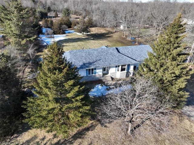 2416 Railton Road, House detached with 3 bedrooms, 3 bathrooms and 12 parking in South Frontenac ON | Image 3