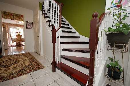 8 Todmorden Dr, House detached with 3 bedrooms, 4 bathrooms and 4 parking in Brampton ON | Image 3