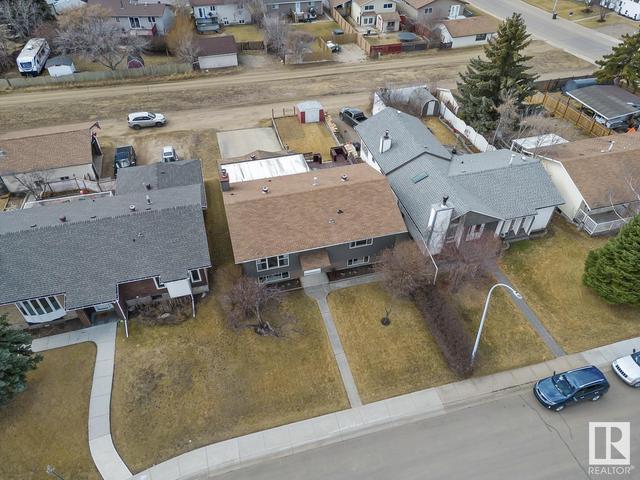 5012 43 St, House detached with 4 bedrooms, 2 bathrooms and null parking in Cold Lake AB | Image 34