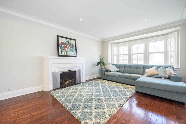 33 Edgecombe Ave, House detached with 3 bedrooms, 3 bathrooms and 2 parking in Toronto ON | Image 18