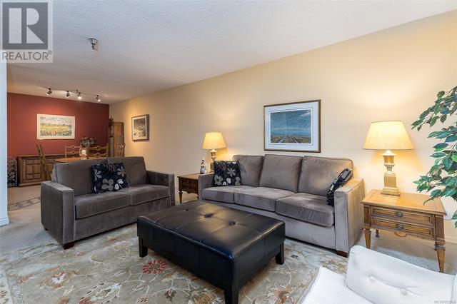 105 - 505 Cook St, Condo with 2 bedrooms, 2 bathrooms and 1 parking in Victoria BC | Image 2