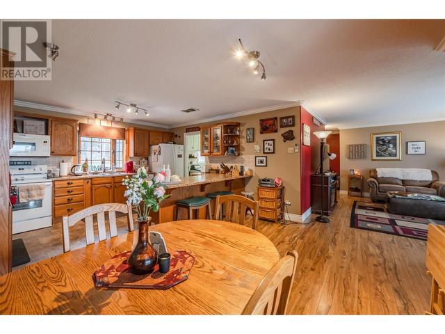 605 11th Avenue, House detached with 2 bedrooms, 1 bathrooms and 2 parking in Keremeos BC | Image 10