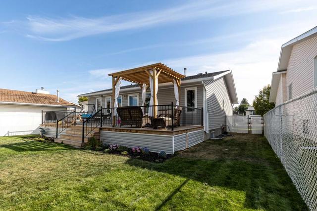 406 20 Street Ne, House detached with 4 bedrooms, 2 bathrooms and 4 parking in Medicine Hat AB | Image 49