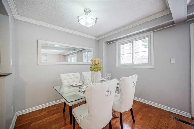 81 - 151 L'amoreaux Dr, Townhouse with 3 bedrooms, 2 bathrooms and 2 parking in Toronto ON | Image 4