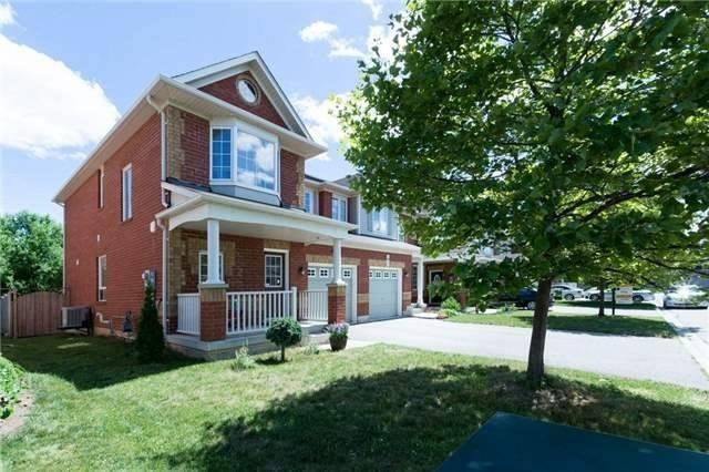 770 Johnson Hts, House attached with 3 bedrooms, 3 bathrooms and 1 parking in Milton ON | Image 1