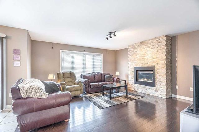 84 Callander Cres, House detached with 4 bedrooms, 3 bathrooms and 4 parking in New Tecumseth ON | Image 2