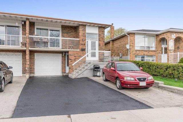 348 Centre St, House semidetached with 4 bedrooms, 3 bathrooms and 5 parking in Brampton ON | Image 1