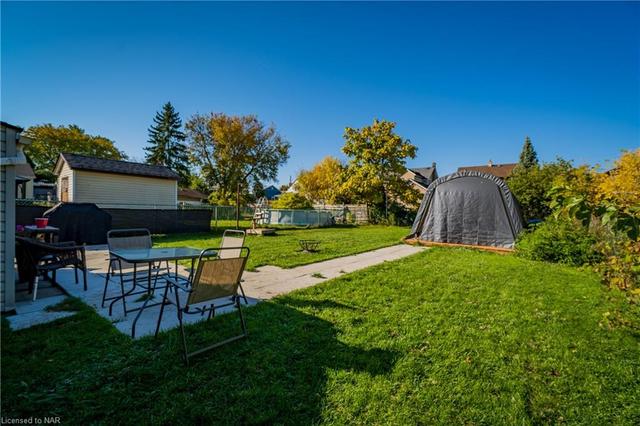4407 Fifth Avenue, House detached with 2 bedrooms, 1 bathrooms and 3 parking in Niagara Falls ON | Image 17