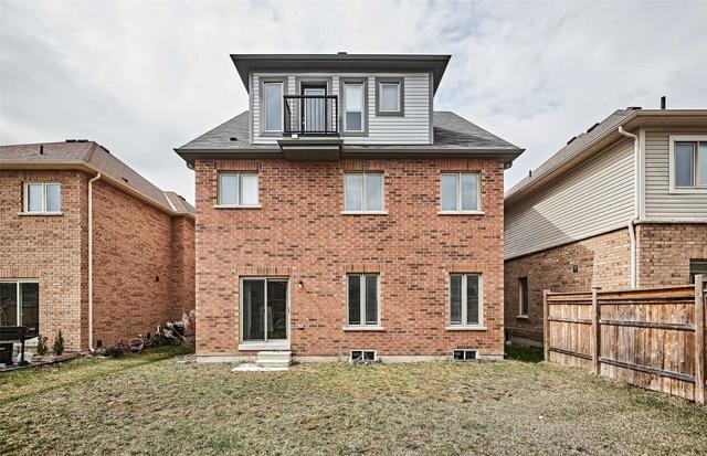 82 Mcroberts Cres, House detached with 5 bedrooms, 5 bathrooms and 6 parking in Clarington ON | Image 34