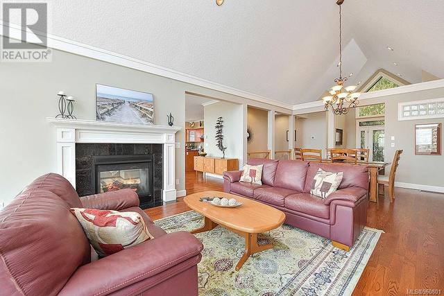3534 Promenade Cres, House detached with 4 bedrooms, 3 bathrooms and 6 parking in Colwood BC | Image 70