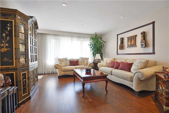 629 Eaglemount Cres, House detached with 4 bedrooms, 3 bathrooms and 6 parking in Mississauga ON | Image 6