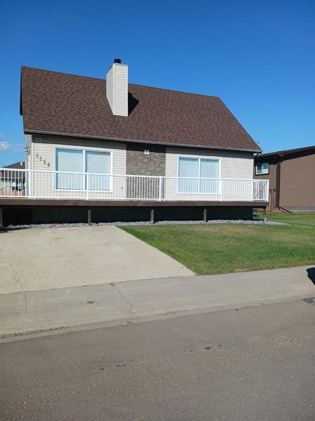 5528 41 Street, House detached with 3 bedrooms, 3 bathrooms and 6 parking in Provost AB | Image 1