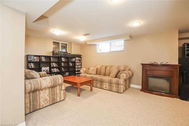 96 Royal Manor Dr, House detached with 3 bedrooms, 2 bathrooms and 8 parking in St. Catharines ON | Image 8