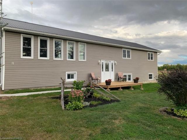 4741 Snider Road, House detached with 3 bedrooms, 1 bathrooms and 10 parking in South Frontenac ON | Image 2