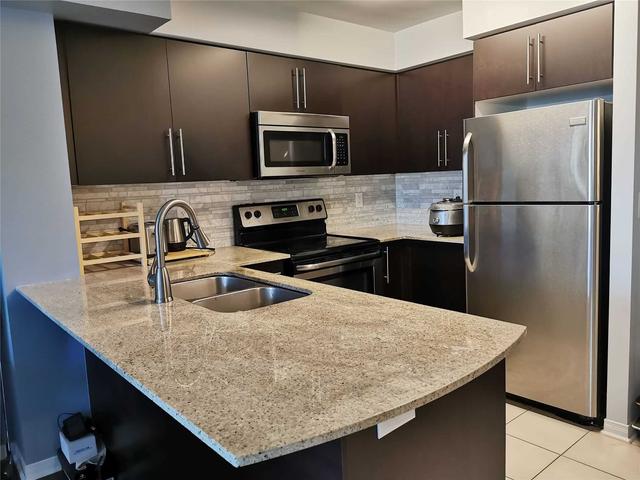 202 - 75 King William Cres, Condo with 2 bedrooms, 1 bathrooms and 1 parking in Richmond Hill ON | Image 5