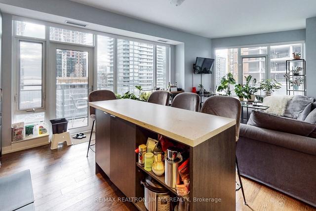 2411 - 21 Widmer St, Condo with 2 bedrooms, 2 bathrooms and 1 parking in Toronto ON | Image 35
