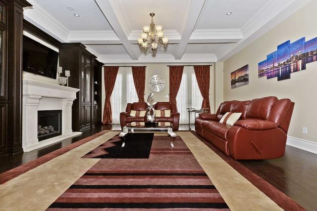 939 Silverthorn Mill Ave, House detached with 4 bedrooms, 6 bathrooms and 9 parking in Mississauga ON | Image 5