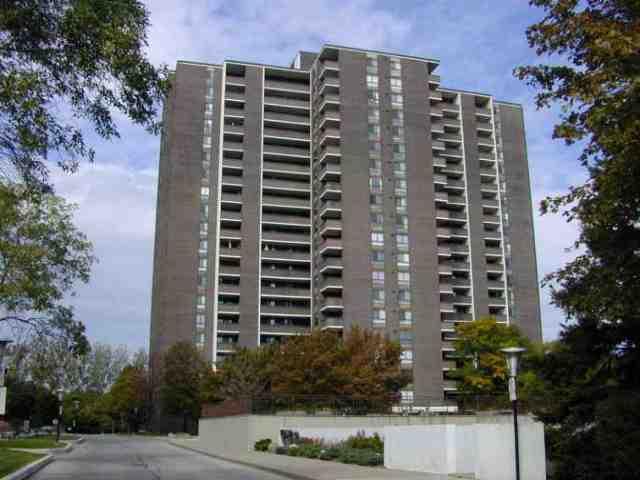 603 - 1535 Lakeshore St, Condo with 3 bedrooms, 2 bathrooms and 1 parking in Mississauga ON | Image 1