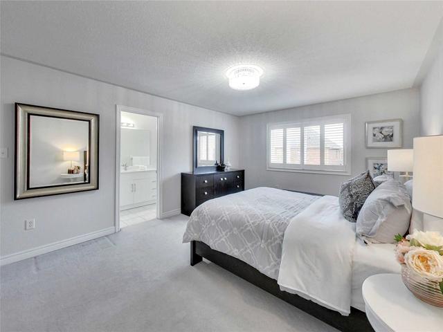 74 Lowther Ave, House attached with 3 bedrooms, 3 bathrooms and 3 parking in Richmond Hill ON | Image 8