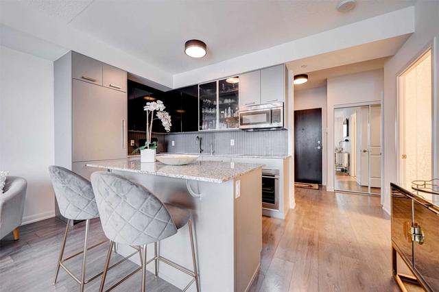lph603 - 5168 Yonge St, Condo with 2 bedrooms, 3 bathrooms and 2 parking in Toronto ON | Image 2