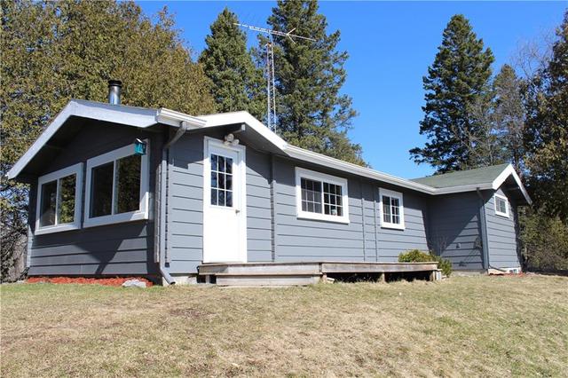 1955 County Road 30 Road, House detached with 1 bedrooms, 2 bathrooms and 6 parking in North Glengarry ON | Image 1
