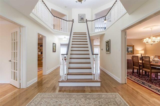 1146 Jonathan Dr, House detached with 5 bedrooms, 6 bathrooms and 4 parking in Oakville ON | Image 3
