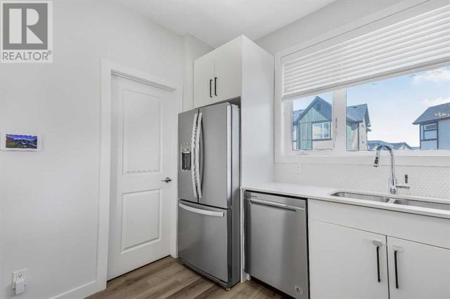 18 Evanscrest Park Nw, House attached with 3 bedrooms, 2 bathrooms and 3 parking in Calgary AB | Image 8