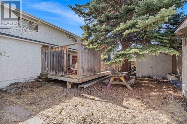 2008 20 Avenue Nw, House detached with 3 bedrooms, 2 bathrooms and 2 parking in Calgary AB | Image 4