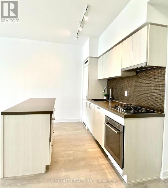 1004 - 501 St Clair Ave W, Condo with 1 bedrooms, 1 bathrooms and 0 parking in Toronto ON | Image 4