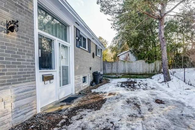 21 Algonquin Cres, House detached with 3 bedrooms, 2 bathrooms and 4 parking in Aurora ON | Image 34
